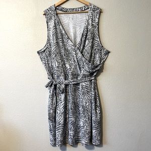 Reel Legend Active Wear Plus Size Dress Black and White Faux Wrap Dress Size 3X